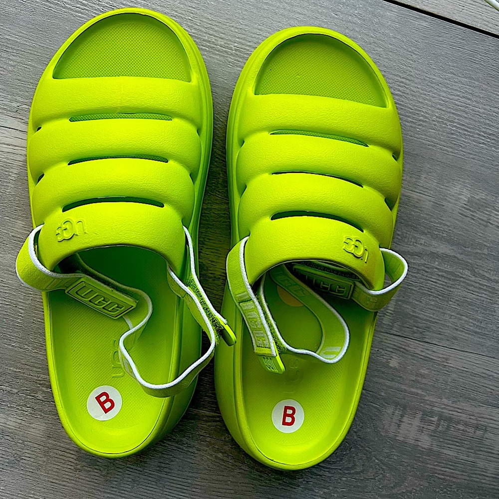 UGG Women's, Sport Yeah Sandal Color: Key Lime